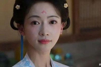 Phim mới của Ngô Cẩn Ngôn gây tranh cãi vì diễn xuất khô cứng