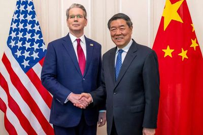 Trung Quốc 'quan ngại nghiêm trọng' về các hạn chế thương mại mới của Mỹ