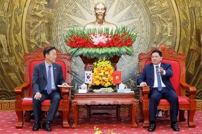 Bí thư Tỉnh ủy Bắc Ninh Nguyễn Hồng Thái tiếp Bộ trưởng Bộ Đất đai, Cơ sở hạ tầng và Giao thông Hàn Quốc