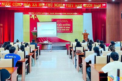 Bồi dưỡng nhận thức về Đảng cho 81 quần chúng ưu tú