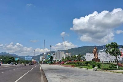 Sử dụng một số đoạn đường gần Quảng trường Nguyễn Tất Thành để tổ chức lễ hội