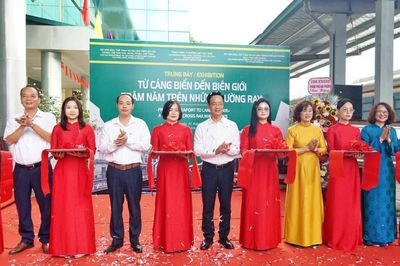 Gần 300 hiện vật được trưng bày tại Ga Lào Cai với chủ đề 'Từ cảng biển đến biên giới - Trăm năm lưu giữ ký ức đường ray'