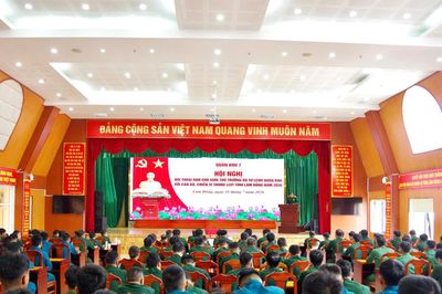 Quân khu 7 đối thoại với cán bộ, chiến sĩ Bộ CHQS tỉnh Lâm Đồng