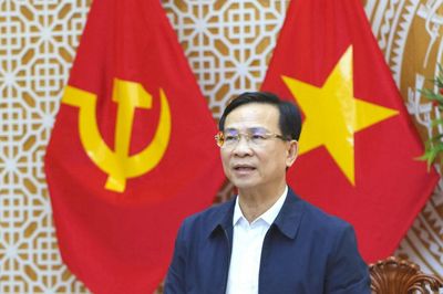 Chủ tịch UBND tỉnh Lâm Đồng Hồ Văn Mười làm việc với Cục Thống kê về tăng trưởng GRDP