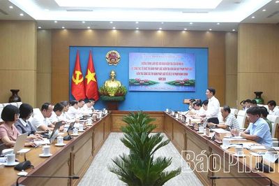 Đoàn kiểm tra của Bộ Nội vụ làm việc với UBND tỉnh