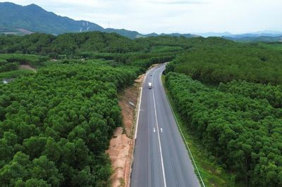 Đề xuất ứng trước chi phí dự phòng đầu tư trạm dừng nghỉ trên cao tốc La Sơn - Hòa Liên