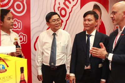 Sản phẩm Việt ra hội chợ quốc tế: Làm sao biến gian hàng thành đơn hàng?