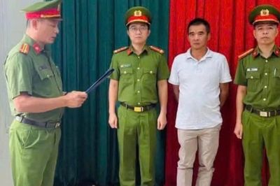 Khởi tố đối tượng đổ hàng trăm tấn chất thải rắn gây ô nhiễm môi trường