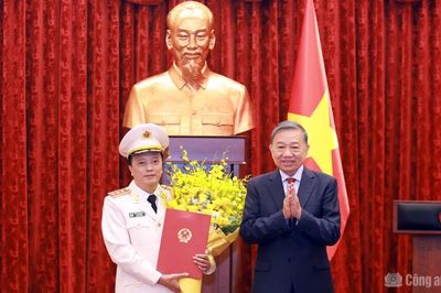 Trao quyết định thăng cấp bậc hàm Thượng tướng đối với Thứ trưởng Đặng Hồng Đức