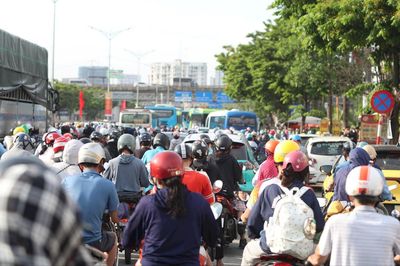Rà soát hộ nghèo hỗ trợ chuyển đổi phương tiện xanh