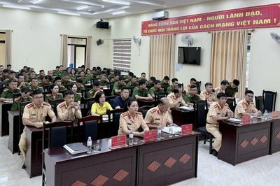 Công an tỉnh tập huấn triển khai các quy định mới về sát hạch, cấp giấy phép lái xe và đăng ký xe