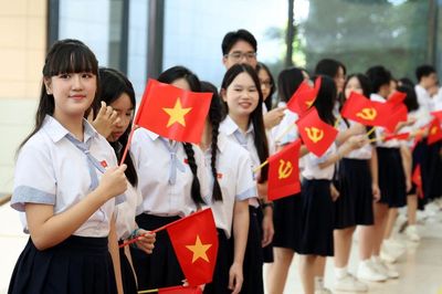 Chính thức: TPHCM công bố chính sách học phí, và các khoản thu đầu năm học mới 2026 - 2027