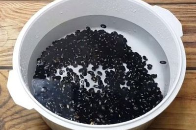 Mách bạn mẹo nấu chè đỗ đen nhanh nhừ, hạt bở nhưng không bị nát, nước chè thơm ngon