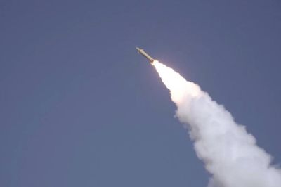 Khoảnh khắc Iran phóng tên lửa phá hủy 3 tiêm kích F-35 của Mỹ