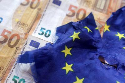 Khu vực đồng euro giữ đà phục hồi giữa nhiều sức ép