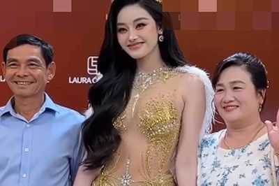Bố mẹ đẻ Hoa hậu Yến Nhi gây chú ý trên thảm đỏ chung kết Miss Grand Vietnam 2026