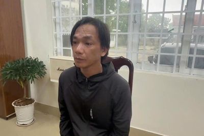 Bắt Lê Quang Nhã giới thiệu là con rể chủ tiệm vàng rồi chiếm đoạt tiền của người bán cây cảnh