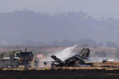 Tiêm kích tàng hình F-35B Mỹ lao xuống đất, cháy rụi