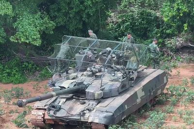 Xe tăng T-84 Oplot-T của Thái Lan lắp lưới chống drone gập gọn, thích nghi với chiến tranh hiện đại