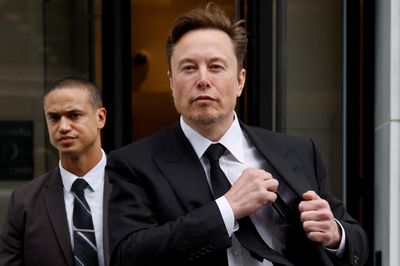 8 cuốn sách được tỷ phú Elon Musk khuyên đọc