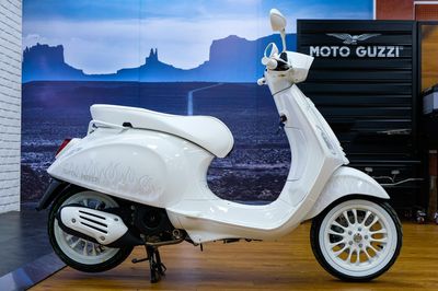 Mua Vespa Sprint bản giới hạn Justin Beiber, chủ xe 'lỗ nặng' khi bán