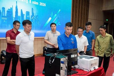 Điện Biên: Trao tặng 33 bộ máy tính cho các thôn, bản xã vùng cao Tuần Giáo