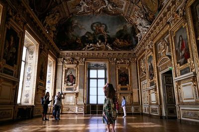 Bảo tàng Louvre thay đổi cách trưng bày sau vụ trộm táo tợn
