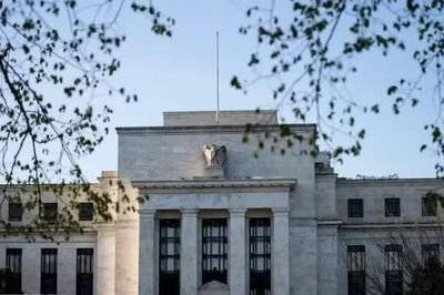 FED giữ nguyên lãi suất cơ bản: 'Vẹn cả đôi đường'