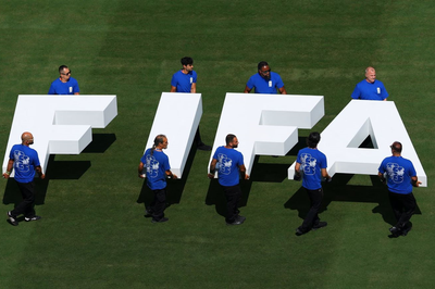 UEFA đối đầu FIFA