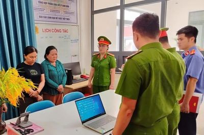 Khởi tố nhiều đối tượng 'nhúng chàm' liên quan đến tiền