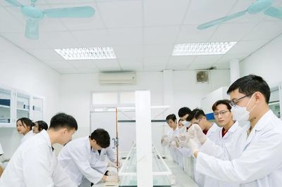 Hoàn thiện cơ chế triển khai học bổng cho người học ngành công nghệ chiến lược