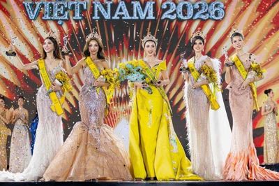 'Bông hồng lai' 26 tuổi đăng quang Hoa hậu Hòa bình Việt Nam 2026