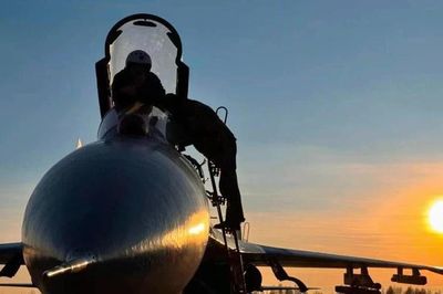 Kịch tính vụ phi công Ukraine bám đuôi tên lửa Nga đến biên giới Ba Lan