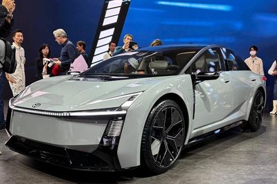 Toyota tiếp tục thắng lớn nhờ xe điện hóa