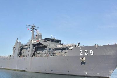 Tàu đổ bộ của Hải quân Singapore thăm Khánh Hòa