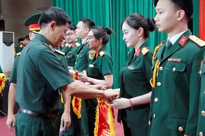 Thủ lĩnh Đoàn Học viện Quân y đua tài