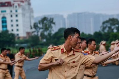 Hơn 3.000 cán bộ, chiến sĩ Công an Hà Nội tham gia tập huấn điều lệnh, quân sự, võ thuật
