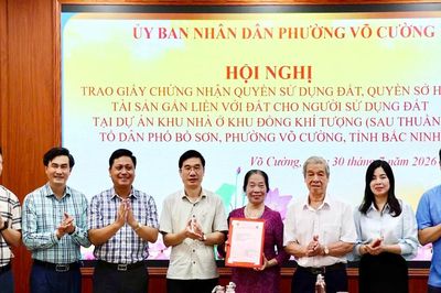Khép lại vụ việc tồn đọng 24 năm, nhiều hộ dân Bắc Ninh được nhận sổ đỏ