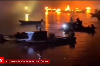 Hỏa hoạn thiêu rụi 19 xuồng máy ở Quảng Ninh