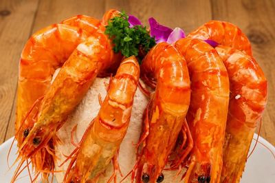 Ăn tôm thường xuyên có làm tăng mỡ máu không?