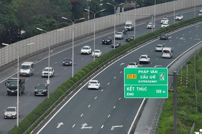 Làn trái cao tốc chỉ để vượt: Chạy đúng tốc độ tối đa vẫn phải nhường đường?