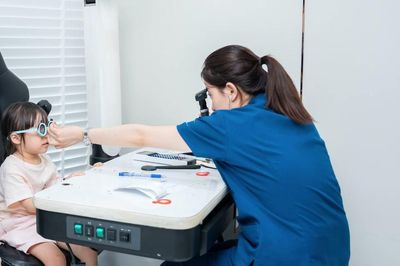 Báo động cận thị học đường khi nhiều trẻ giảm thị lực từ rất sớm