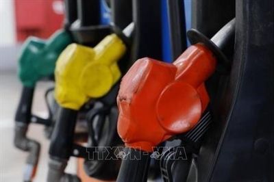 Giá dầu thô thế giới tăng mạnh nhất kể từ tháng 3/2026