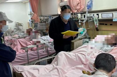 Người phụ nữ 60 tuổi đột ngột tử vong khi đang xem tivi, bác sĩ cảnh báo thói quen 'cực độc'