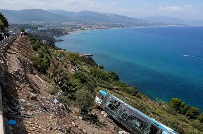 Tai nạn xe buýt tại Algeria, gần 70 người thương vong