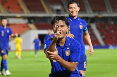 Thái Lan khuất phục Malaysia bằng màn trình diễn đẳng cấp