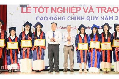 Trường Cao đẳng Y tế Kiên Giang trao bằng cho 437 tân cử nhân, kỹ thuật viên y tế