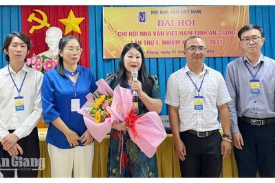 Nhà thơ Vũ Thiên Kiều làm Chi hội trưởng Chi hội Nhà văn Việt Nam tỉnh An Giang