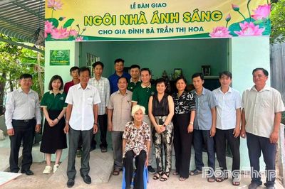 Xã Mỹ An Hưng: Bàn giao 'Ngôi nhà Ánh sáng' cho hộ khó khăn
