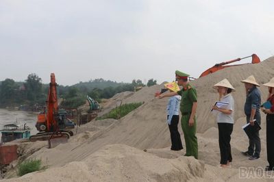 5 địa phương ký quy chế phối hợp bảo vệ cát, sỏi lòng sông tại khu vực giáp ranh